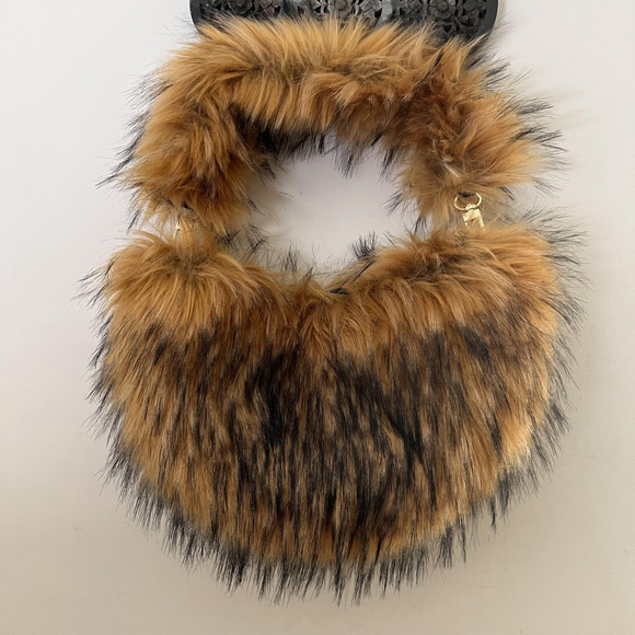Unknown Handbags - Y2K Faux Fur Hobo Shoulder Bag 2000s Indie Sleaze Zipper Purse Bratzcore Brown